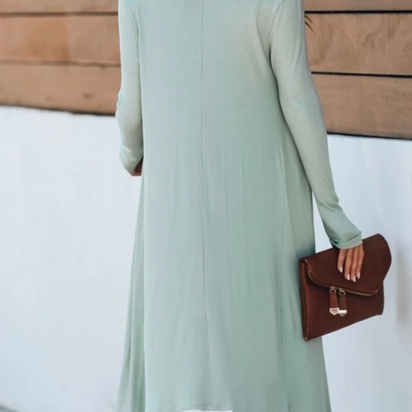 Sage Lounge Set - Picture 15 of 16